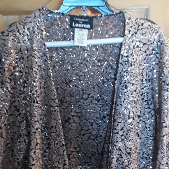 Gown - Picture 4 of 4